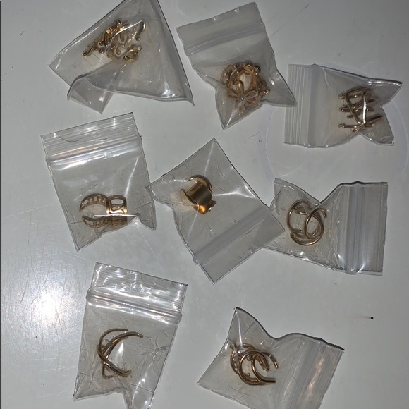 8 pairs of stainless steel earrings/cuffs in gold - Picture 5 of 5